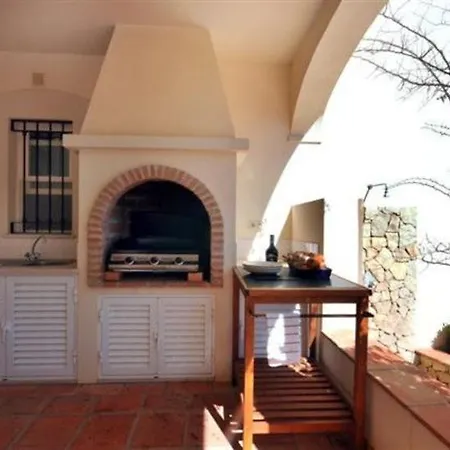Villa Sleeps 8 Pool Air Con Wifi *