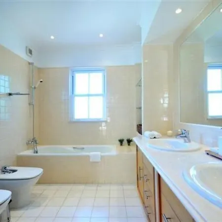 Sleeps 8 Pool Air Con Wifi *