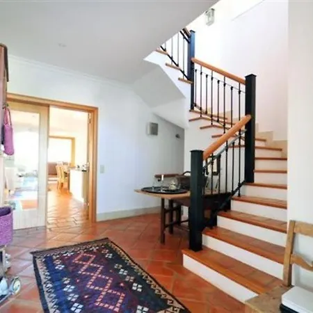 Sleeps 8 Pool Air Con Wifi Villa