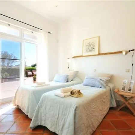 Sleeps 8 Pool Air Con Wifi Villa